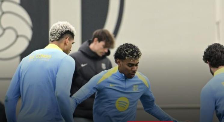 世体：巴萨完成国王杯赛前最后一练，汤米-马克斯加入合练