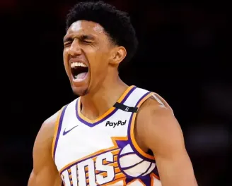 OD体育直播-半场战罢太阳70-52领先雷霆，邓恩18分、麦凯恩9分